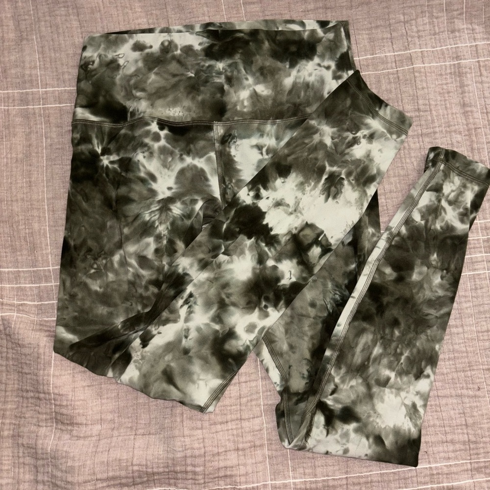 Lululemon leggings - great condition